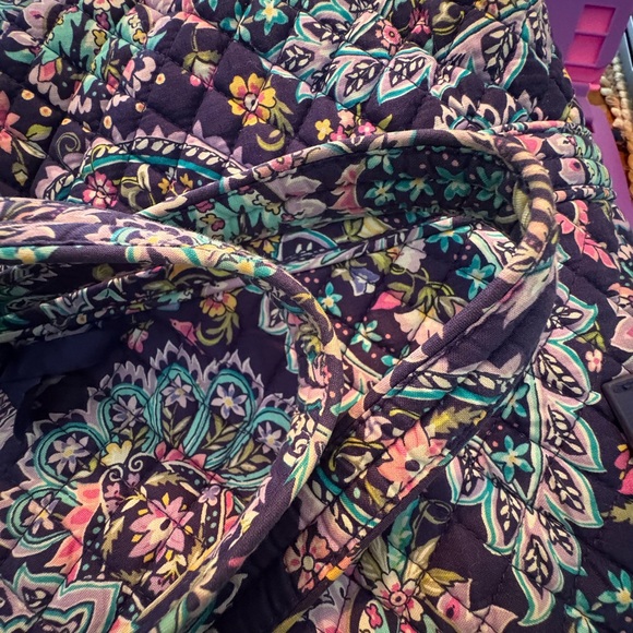 Vera Bradley Patterned shoulder Bag - Picture 7 of 9